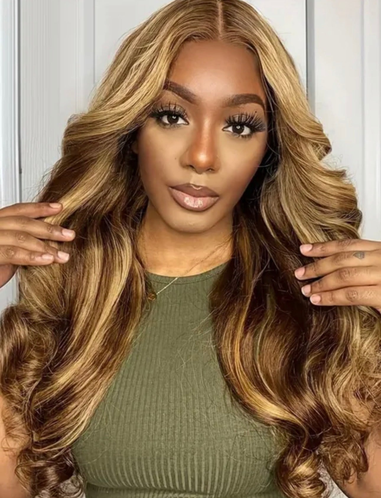 24” Body Wave Wig – 13x4 Honey Blonde (4/27) (180%)
