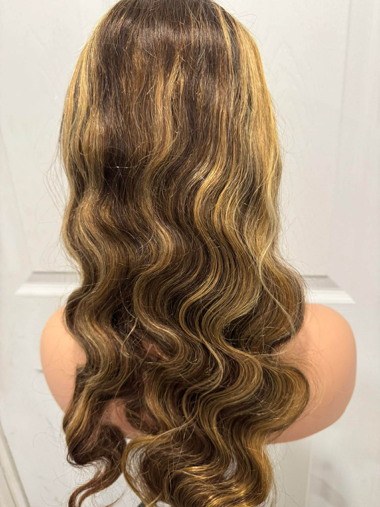 24” Body Wave Wig – 13x4 Honey Blonde (4/27) (180%)